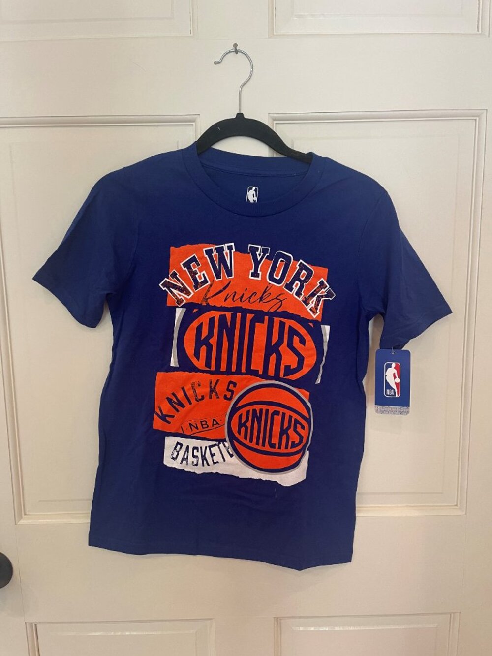 New York Knicks boys size M t-shirt NWT